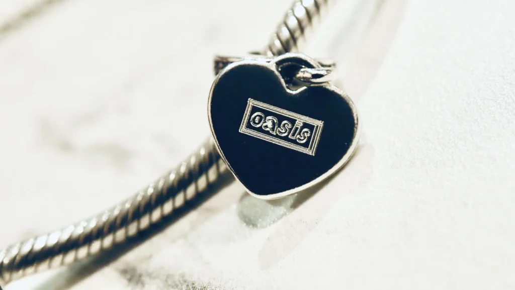 oasis-pandora-charm-live-25-souvenir